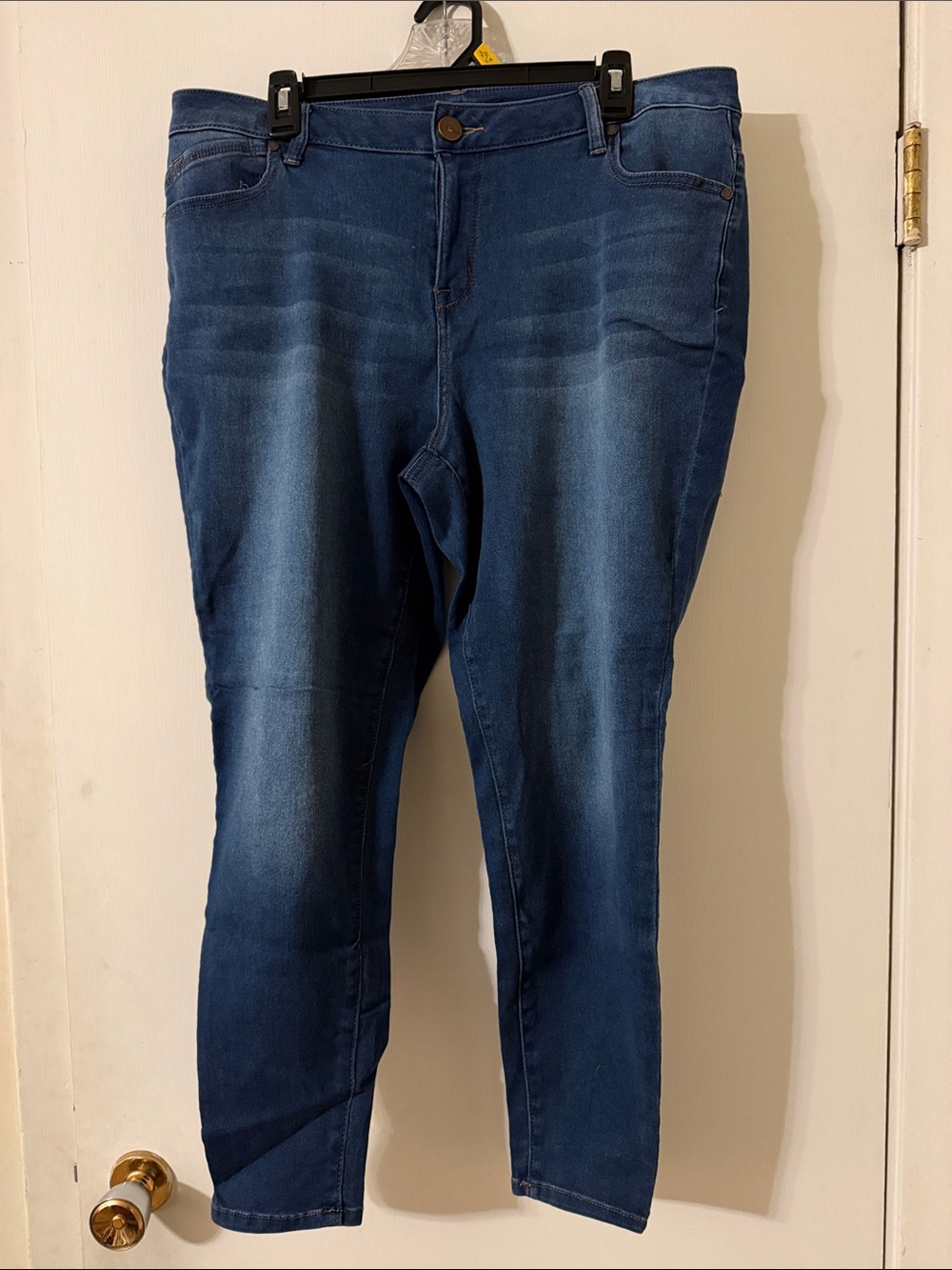 1822 Denim Indigo Cropped Stretch Jeans